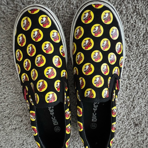 EUC Buc-ee’s Slip-On Shoes M7/W9 - Picture 2 of 7